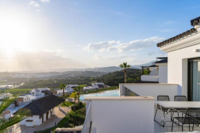 Luxury penthouse with ocean views, Estepona